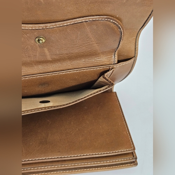 Vintage Gucci trifold wallet - Picture 11 of 16